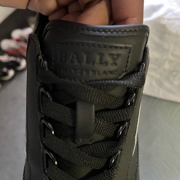 Size 10 - Picture 3 of 8